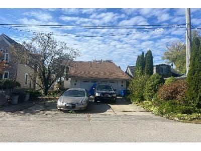 Brambles Dr for Sale