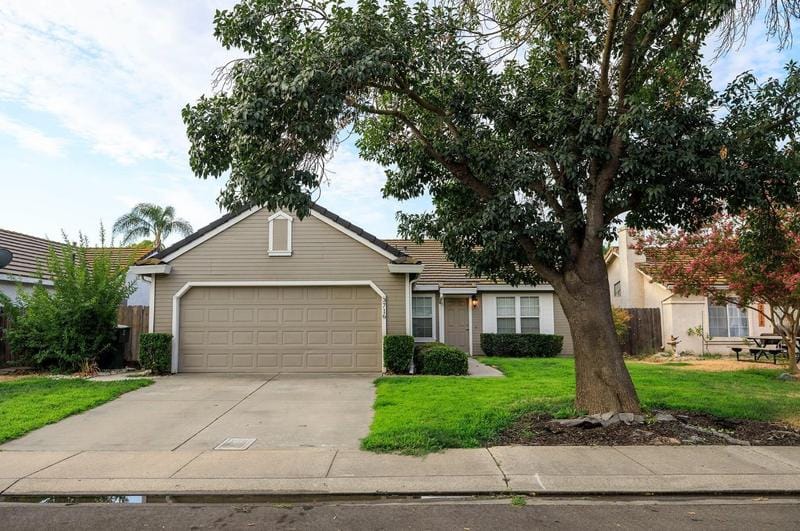 3716 Creedmoor Ave, Modesto, CA 95357 - MLS 223078935 for Sale