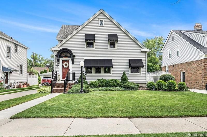 22218 Edison St, Dearborn, MI 48124 - MLS 20230068938 for Sale