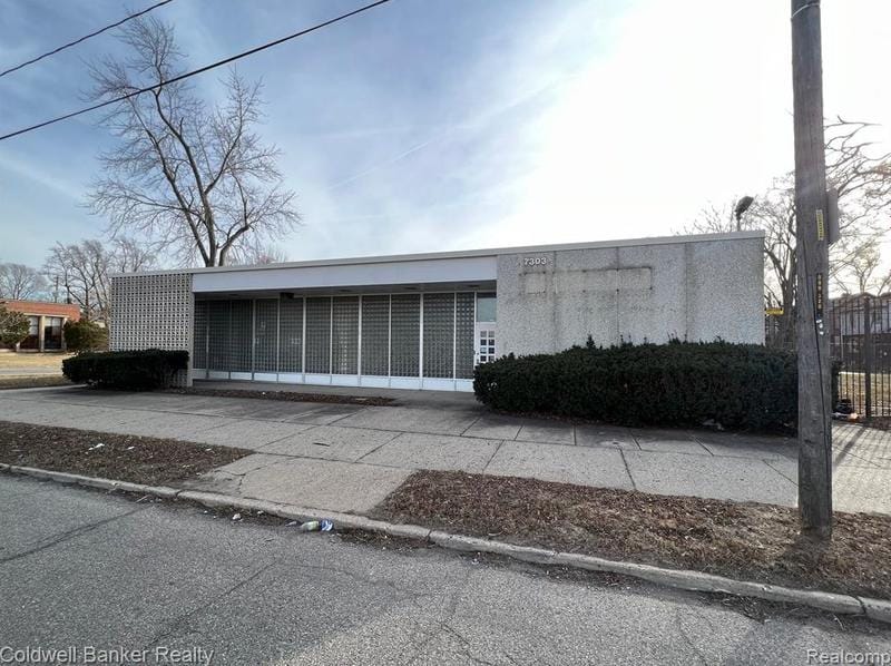 7303 W 7 Mile Rd, Detroit, MI 48221 - MLS 20230003458 for Sale