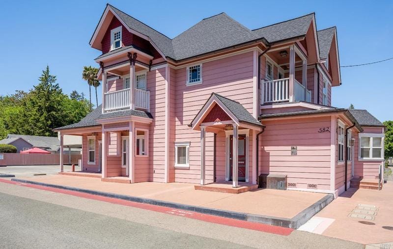 582 N State St, Ukiah, CA 95482 - MLS 323052931 for Sale