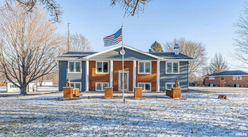 505 PINECREST DR, Mason City, IL 62664 Single Family Residence For Sale  MLS# CA1026849