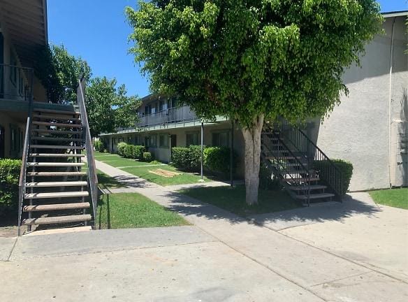 Harbor Breeze Apartments - 4841 Heil Ave - Huntington Beach, CA Apartments for Rent