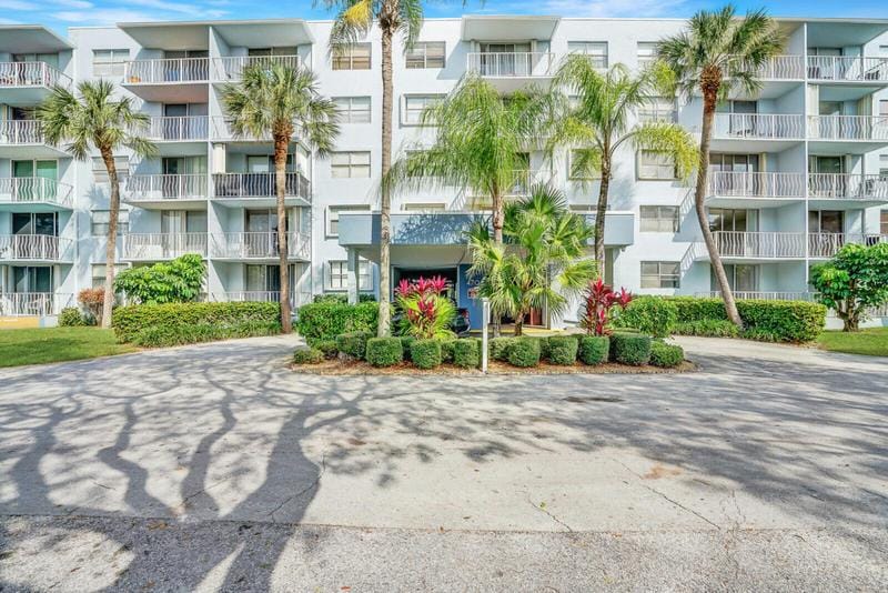 470 EXECUTIVE CENTER DR APT 5B, West Palm Beach, FL 33401 Condominium For Sale  MLS# RX-10951850