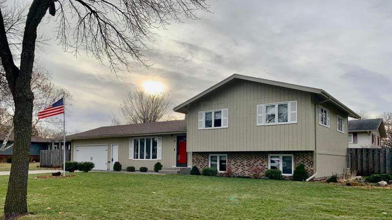 1 38TH AVENUE CIR S, Moorhead, MN 56560 Single Family Residence For Sale  MLS# 23-5332