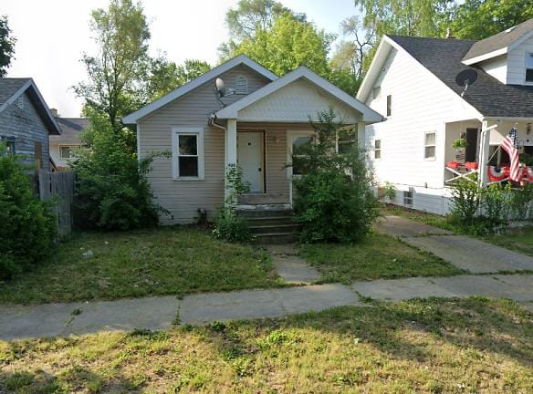 920 N Mason St - Saginaw, MI 48602 - Home For Rent