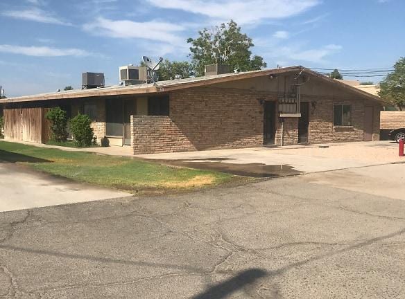 Hacienda Apts Apartments - 3509 S Avenue A - Yuma, AZ Apartments for Rent
