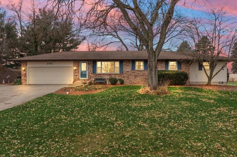 2731 N Lakeview Dr, Warsaw, IN 46582 - MLS 542374 for Sale