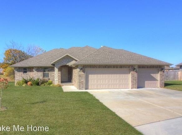 1919 Pavilion Pl - Strafford, MO 65757 - Home For Rent