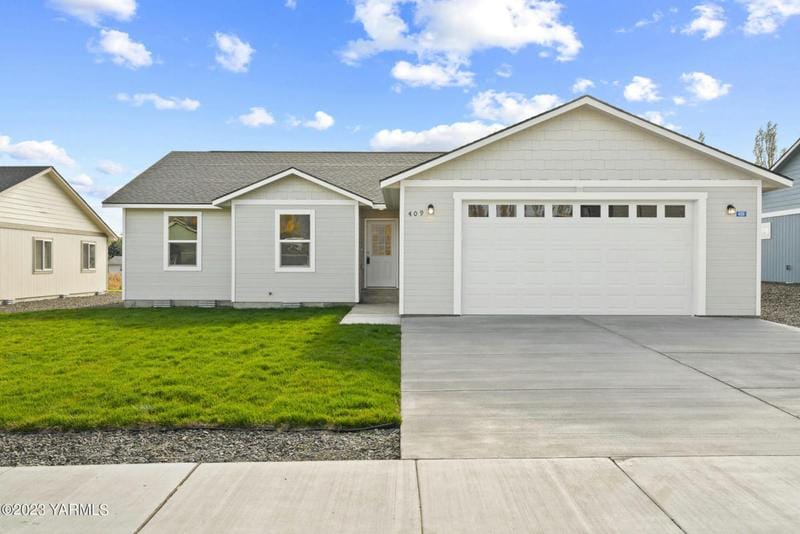 409 PEAR DR, Tieton, WA 98947 Single Family Residence For Sale  MLS# 23-2405
