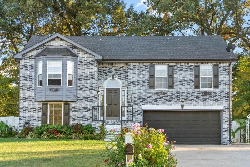 2390 DANBURY DR, Clarksville, TN 37042 Single Family Residence For Sale  MLS# 2583411
