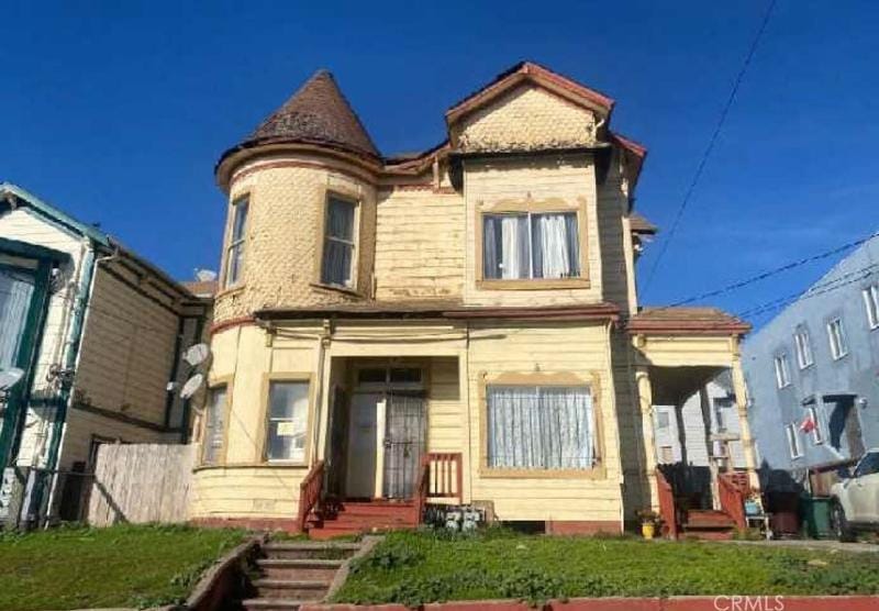 1737 13th Ave, Oakland, CA 94606 - MLS IV23001589 for Sale