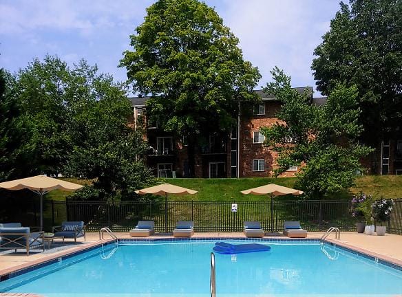 Weston Circle & Wicklow Square - 100 Weston Ln - Fredericksburg, VA Apartments for Rent