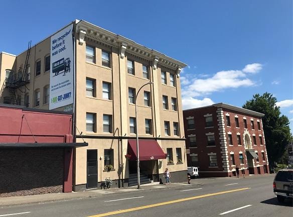 Topanga Apartments - 2157 West Burnside Street - Portland, OR Apartments for Rent