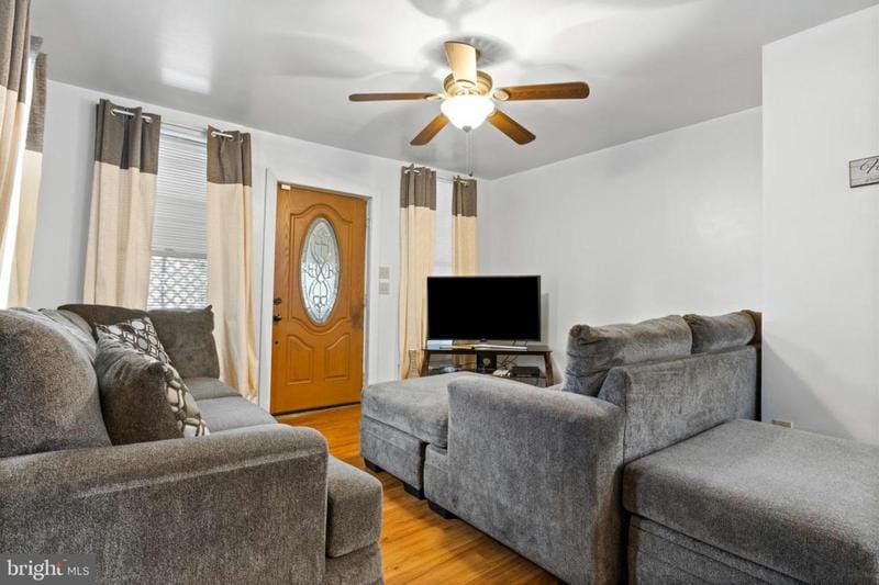 221 KINGS MILL RD, YORK, PA 17401 Single Family Residence For Sale  MLS# PAYK2052742