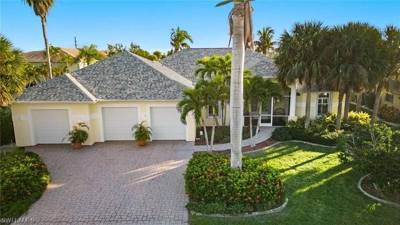 Cape Coral, Lee County, FL Lakefront Property, Waterfront Property, House for sale Property ID: 418389706