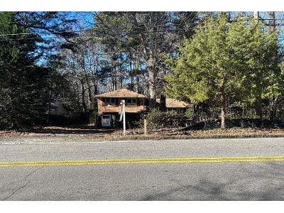 Henderson Rd for Sale