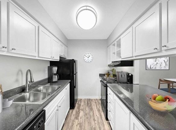 Lakeview Heights Apartments - 10250 W Mississippi Ave - Lakewood, CO Apartments for Rent