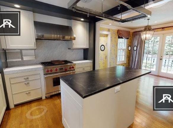 7 Foster Pl - Cambridge, MA 02138 - Home For Rent