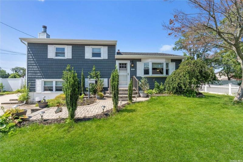 Lindenhurst, Suffolk County, NY House for sale Property ID: 417100411