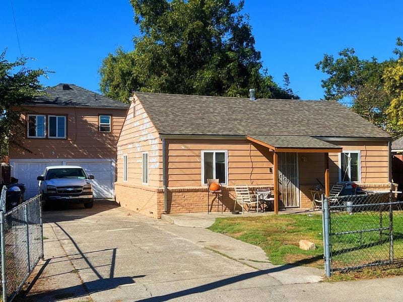 5200 Mendocino Blvd, Sacramento, CA 95820  MLS# 223105927 for Sale