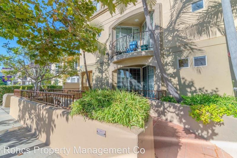 211 S. Poinsettia Place - 01  211 S. Poinsettia Place for Sale