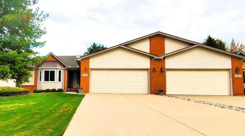 46818 Scotch Pine Ln, Macomb, MI 48042 - MLS 50126851 for Sale