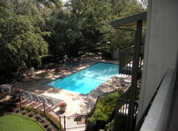 Riverfalls Park - 10570 Stone Canyon Rd - Dallas, TX Apartments for Rent