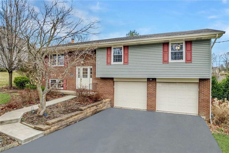 162 HERMITAGE CIR, Ligonier, PA 15658 Single Family Residence For Sale  MLS# 1635267 for Rent