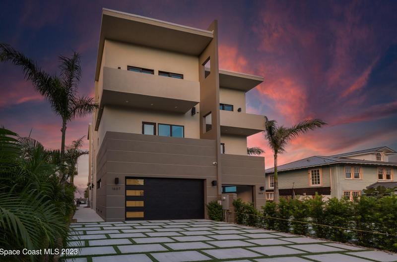 1807 Riverview Dr, Melbourne, FL 32901 - MLS 976140 for Sale