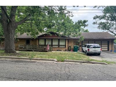 E Henry St for Sale
