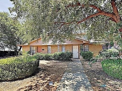 921 W Rochelle Rd, Irving, TX 75062 - MLS 20507647 for Rent
