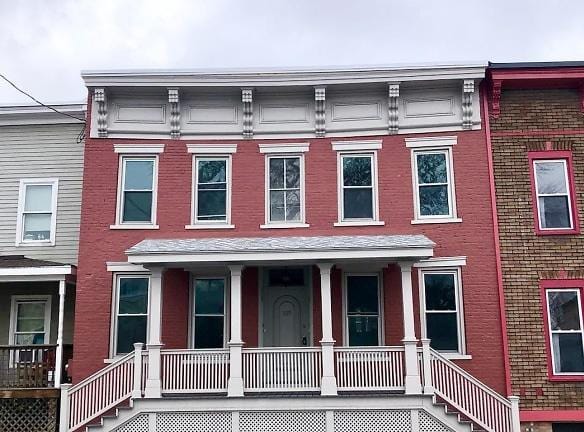 539 State St - Hudson, NY 12534 - Home For Rent