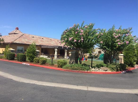 Valle Del Sol Apartments - 4701 Farmington Rd - Stockton, CA Apartments for Rent