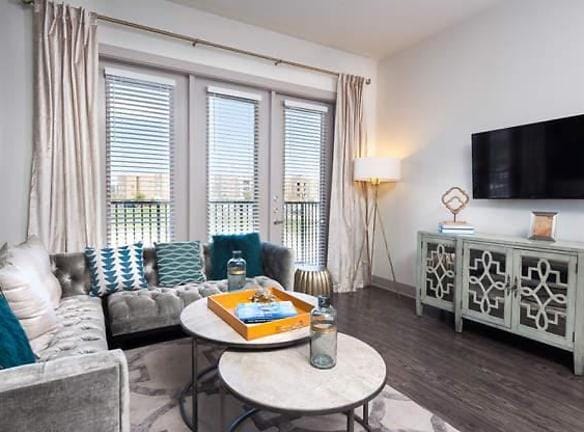 871 Lake Carolyn Pkwy unit 108 - Irving, TX 75039 - Home For Rent
