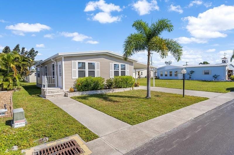 102 Sunset Cir, North Fort Myers, FL 33903 - MLS C7482982 for Sale