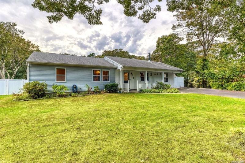 Center Moriches, Suffolk County, NY House for sale Property ID: 417955260