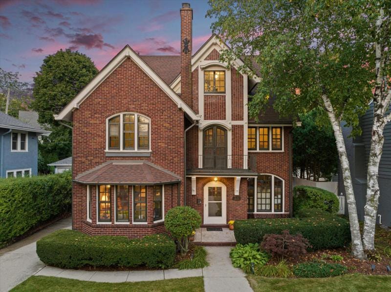 4444 N PROSPECT AVE, Shorewood, WI 53211 Single Family Residence For Sale  MLS# 1860516