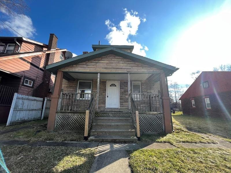 1015 Washington St, Farrell, PA 16121 - MLS 1595185 for Sale