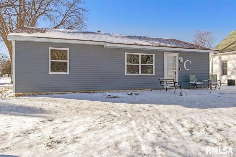 43 S State St, Divernon, IL 62530  MLS# CA1026878 for Sale