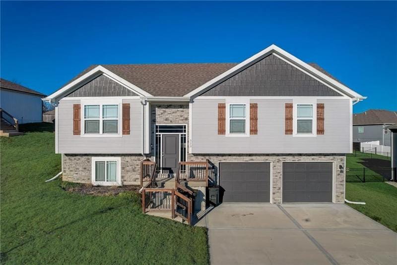 323 Fairview Cir, Platte City, MO 64079  MLS# 2467845 for Sale