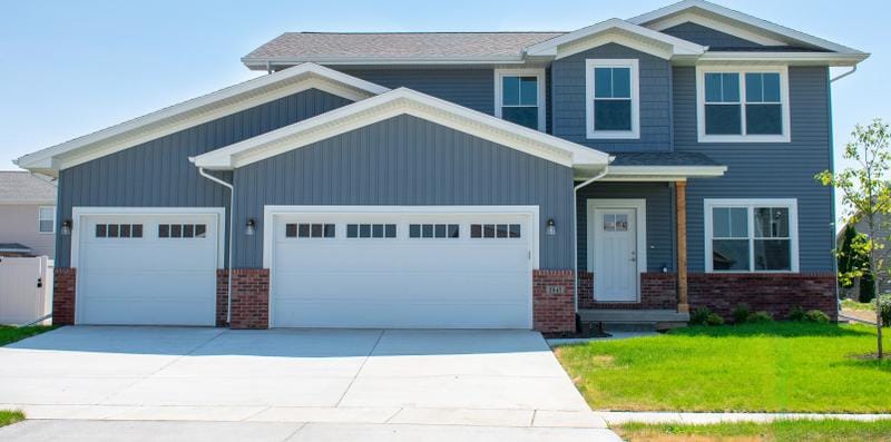 2945 Glendale Ln, Normal, IL 61761 - MLS 11728907 for Sale