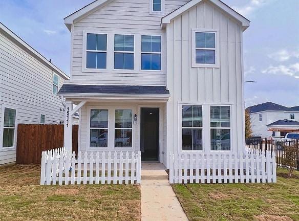 15101 Litsey Crk Dr unit 15061H - Roanoke, TX 76262 - Home For Rent