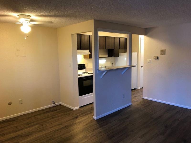 Unit 205 - Spartan Court Apartments - Denver, CO for Rent