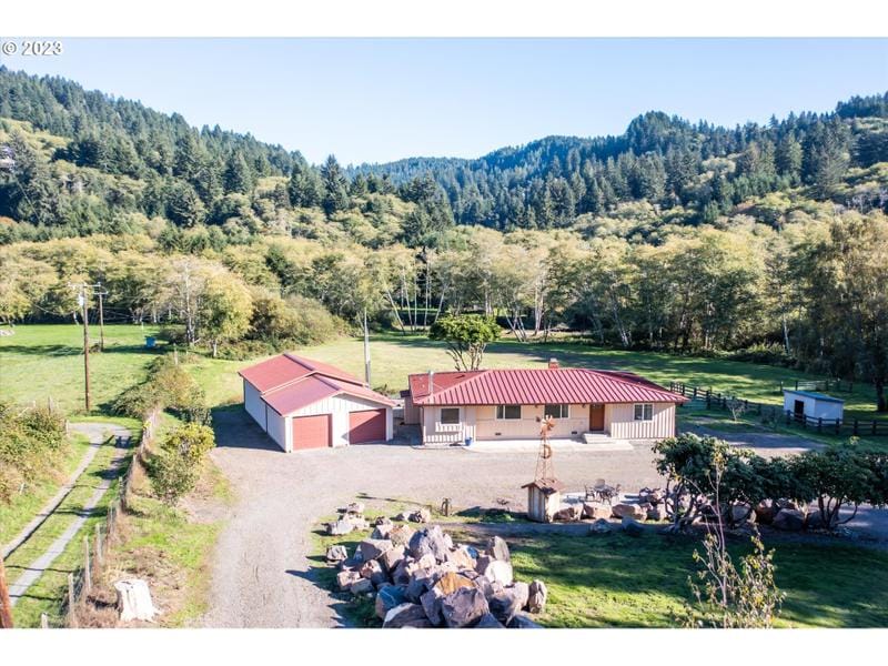 14841 LILES DR, Brookings OR 97415 for Sale