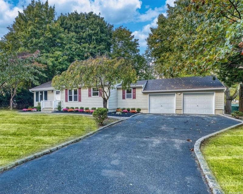 Selden, Suffolk County, NY House for sale Property ID: 418093160