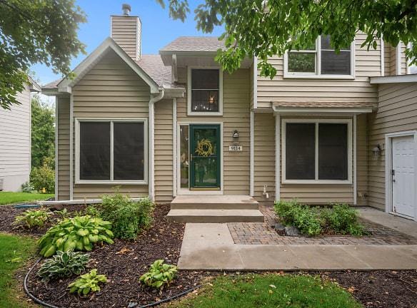 9114 Loch Lomond Ln - Brooklyn Park, MN 55443 - Home For Rent