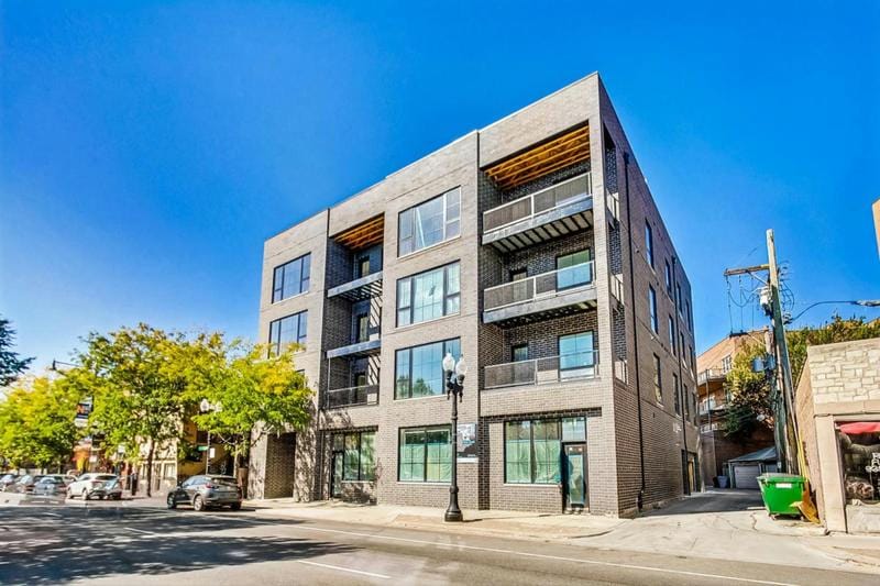 2024 W IRVING PARK RD # 202, Chicago, IL 60618 Condominium For Sale  MLS# 11964351