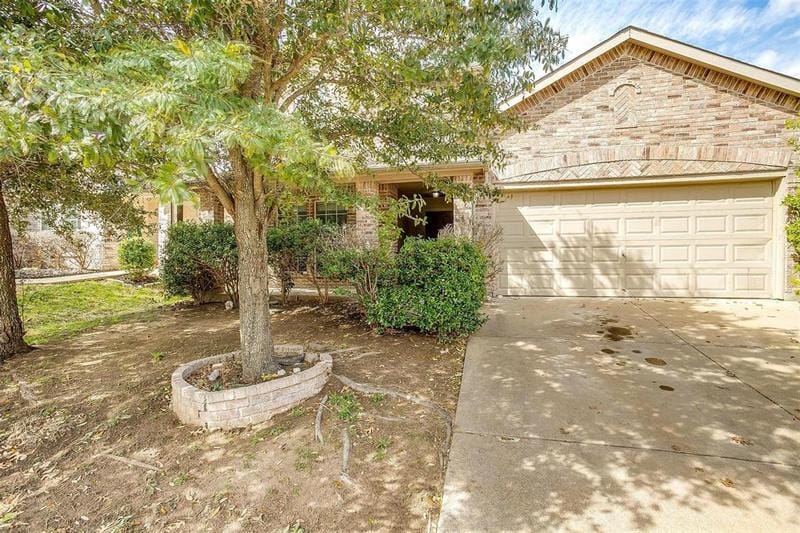 12604 Summerwood Dr, BURLESON, TX 76028 for Sale