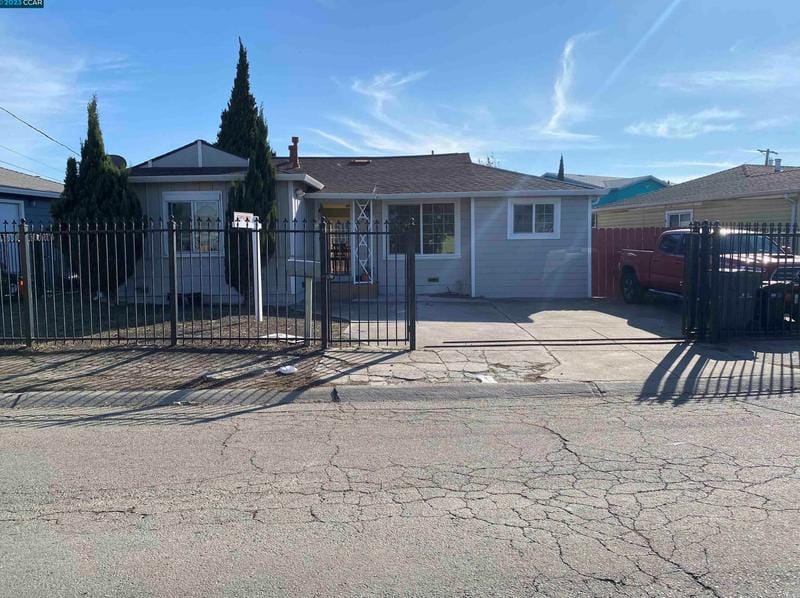 218 Kerwin Ave, Oakland, CA 94603 - MLS 41045327 for Sale